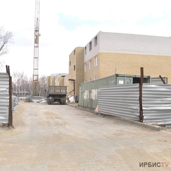 Салынып жатқан үйдің едені мен төбе жабындары сметаға енбеген