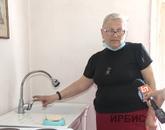 Павлодарлық зейнеткер орталық су жүйесіндегі апаттан кейін ауыз судан қағылған