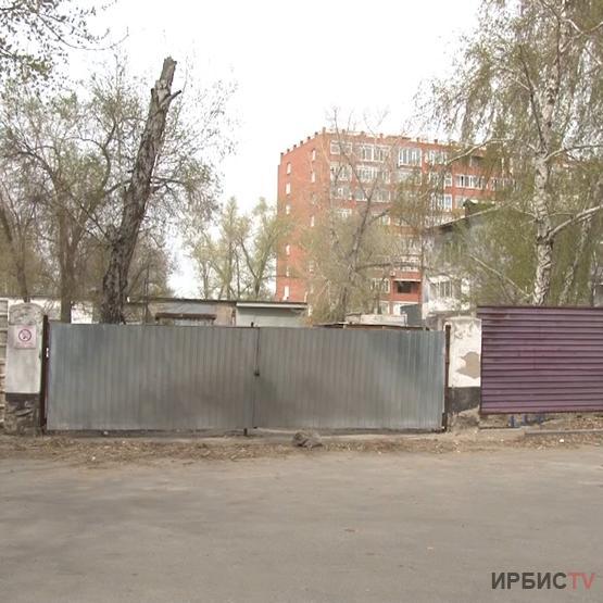 Павлодарлықтар ауладағы құрылыс жұмыстарына қарсы