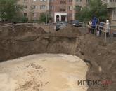 Ткачев көшесіндегі 17-үйдің тұрғындары: «Су қорын көп қылып жинап алыңыздар дейді»