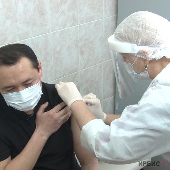 Павлодар облысы денсаулық сақтау басқармасының басшысы бірінші болып екпе салдырды