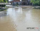 Павлодарда су құбырында орын алған апат салдарынан адамдар үйлерінен шыға алмай қалды